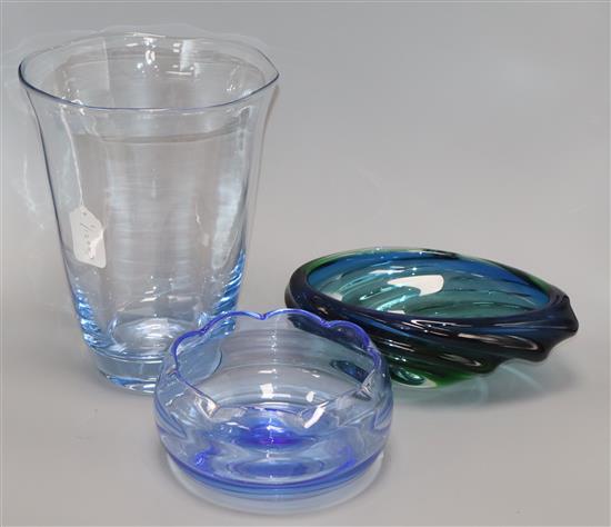 A large Strombard glass vase and two similar bowls tallest 29cm